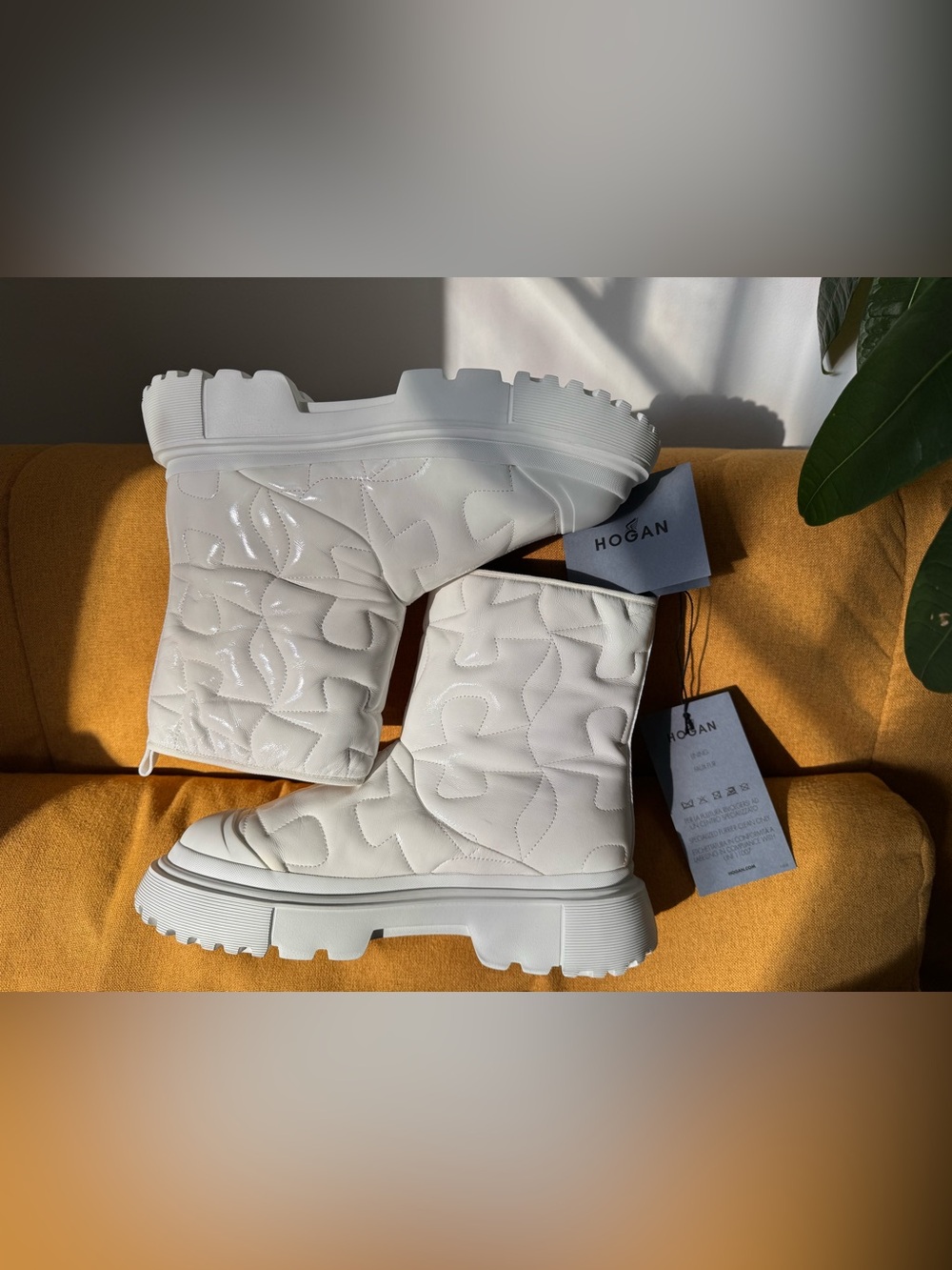 New Hogan White Quilted patent leather winter apres ski Moon fur Boots 39 9 8.5